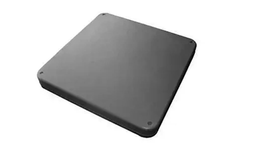black plastic equipment pad